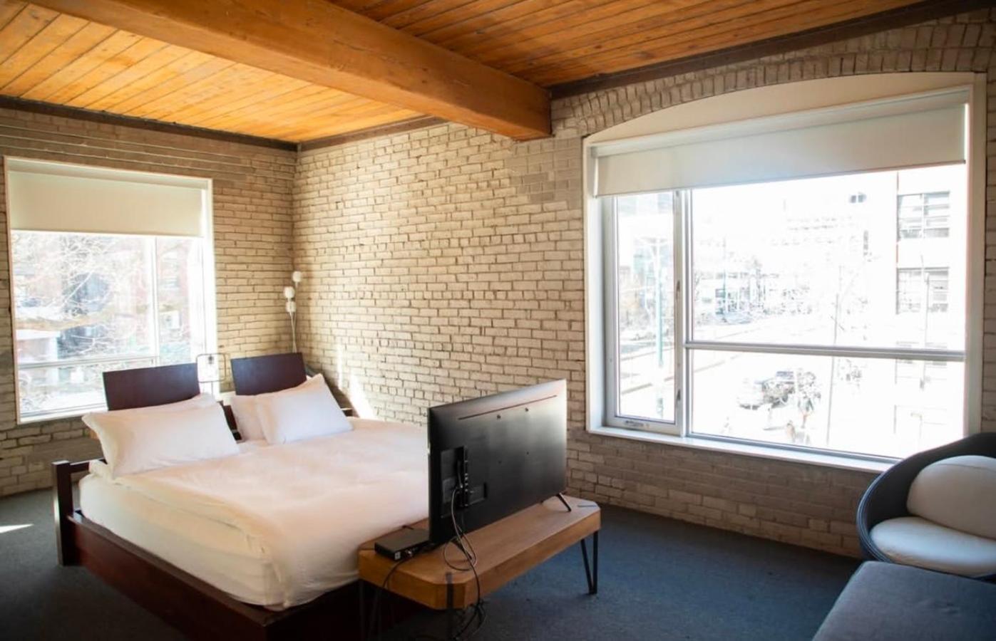 Hotel Ocho Toronto Esterno foto