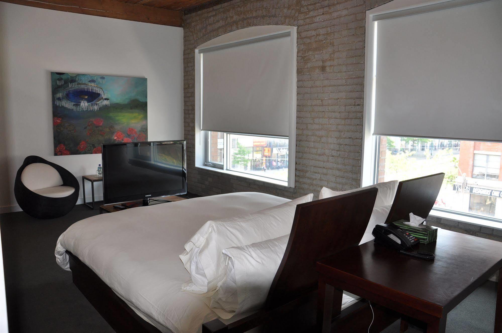 Hotel Ocho Toronto Esterno foto